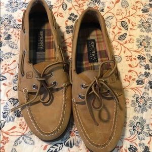 Sperry topsiders